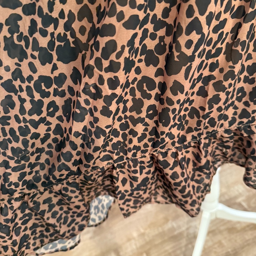 Lulus, Leopard Print V-Neck relaxed fit Dress, Size L - Picture 5 of 14